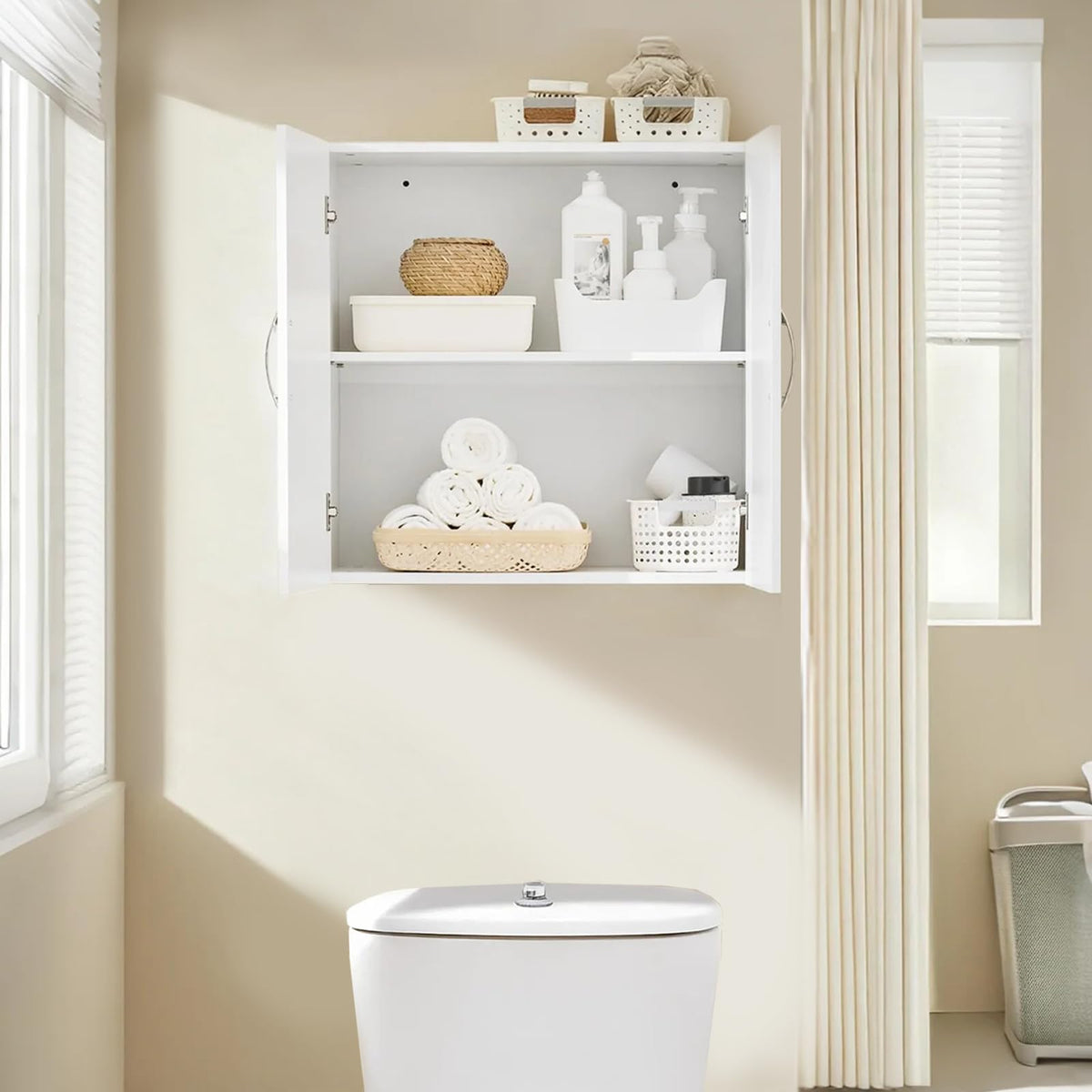 White Wall Cabinet with Shelf I52630