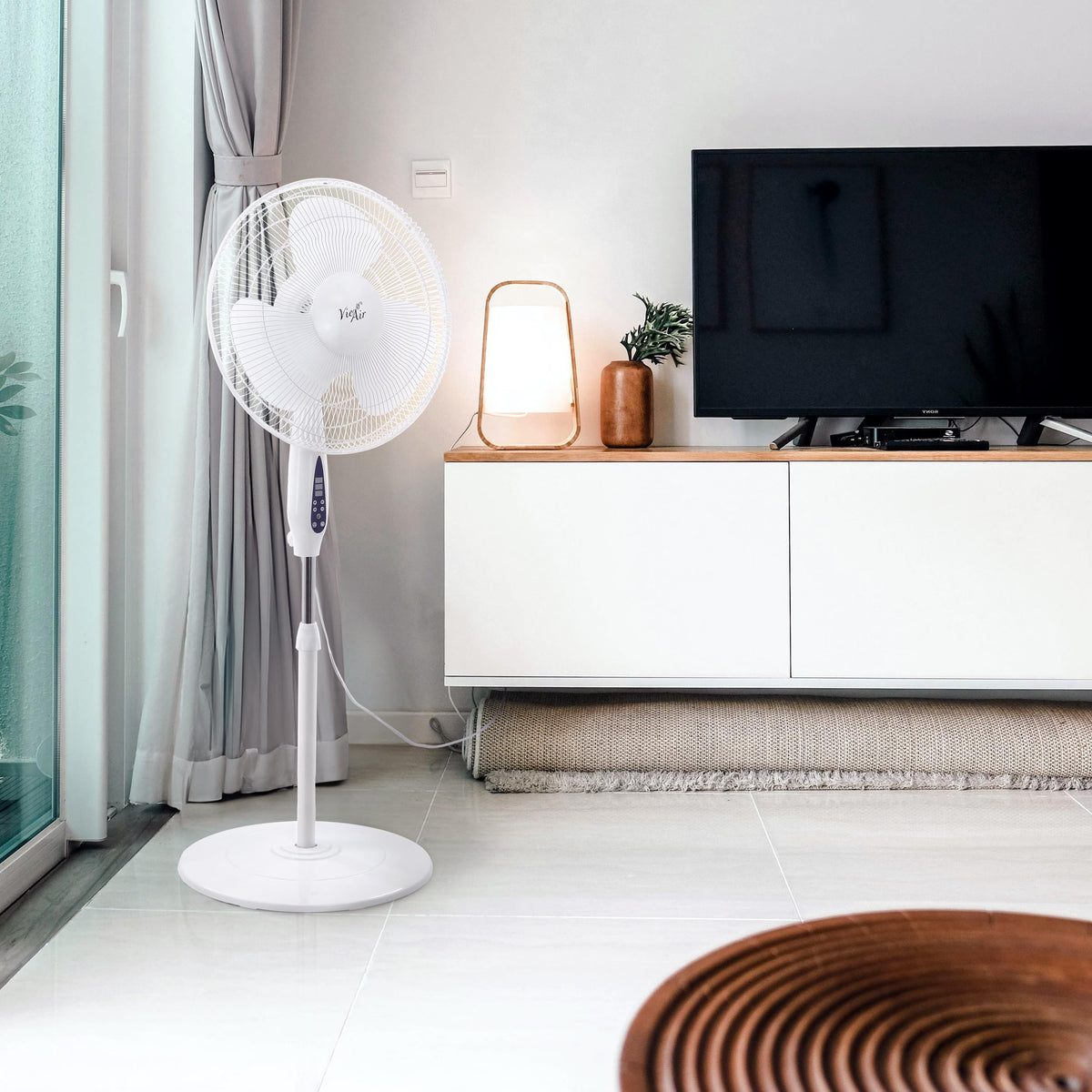 16 Inch 3 Speed Oscillating Stand Fan with Timer and Remote Control Q10485